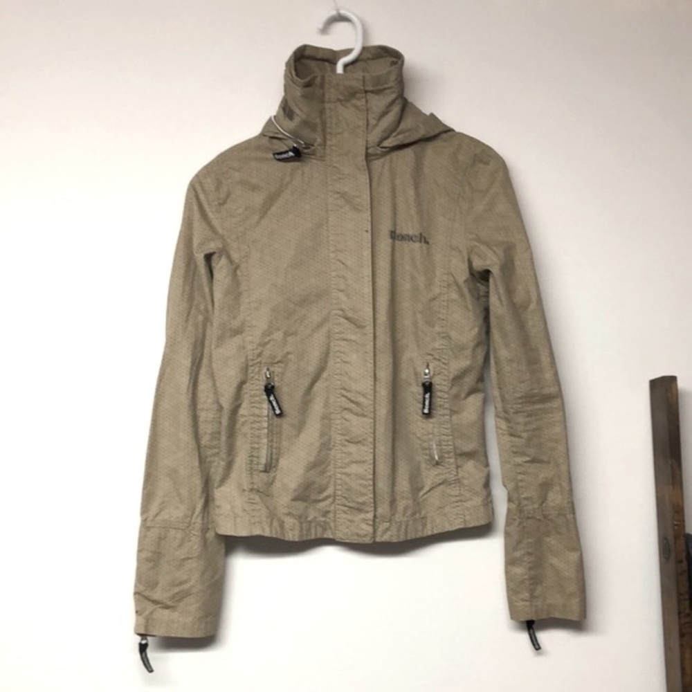 Bench Light Weight Hooded Jacket